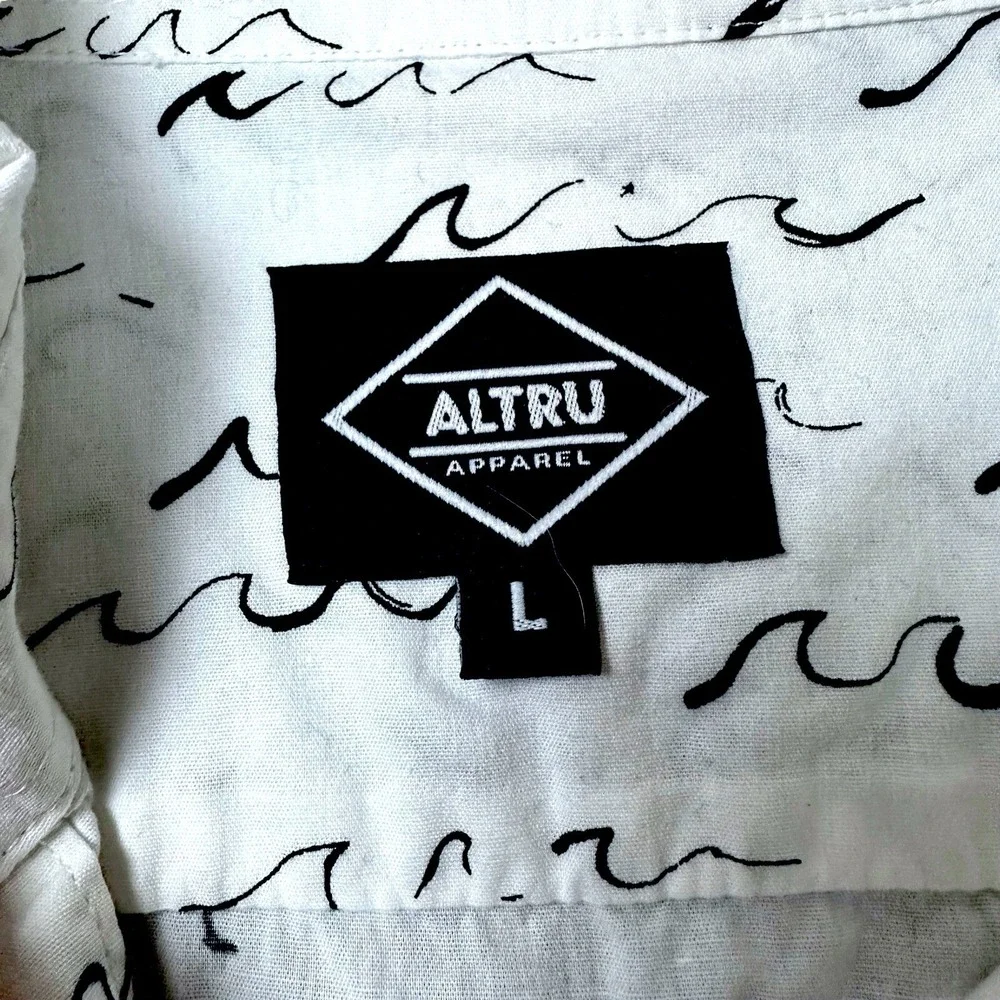 Altru Men's Dress Shirt‎ Large White Black Waves Long Sleeve Button Down